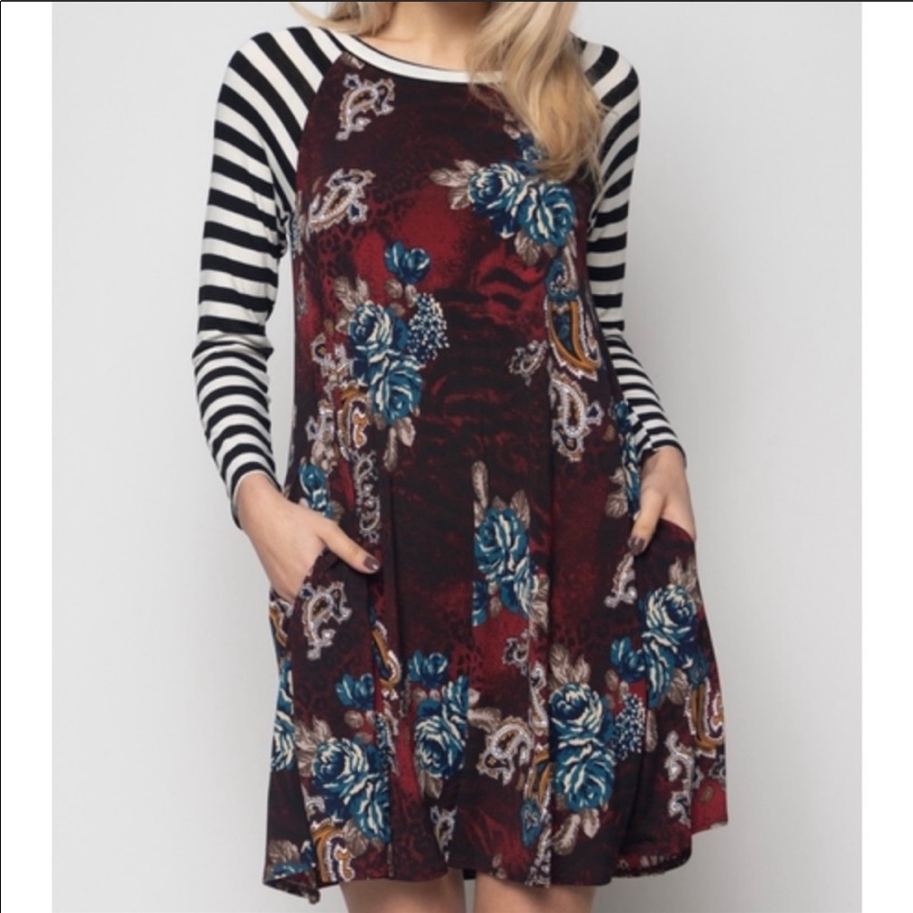 🎈The Gabriella Dress- red floral with stripes - Picture 3 of 9